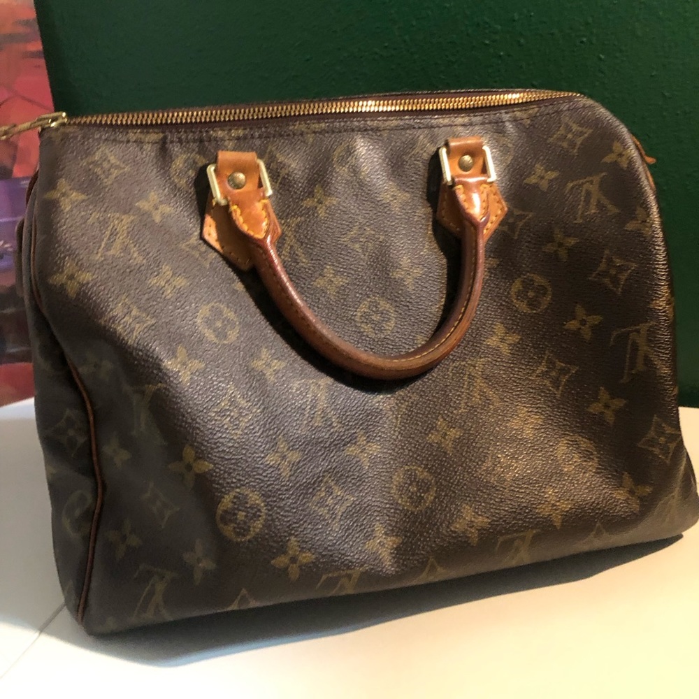 LOUIS VUITTON
Monogram Speedy 30
